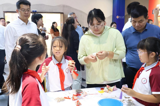 “守护非遗 匠心传承”开学第一课研学实践活动现场。